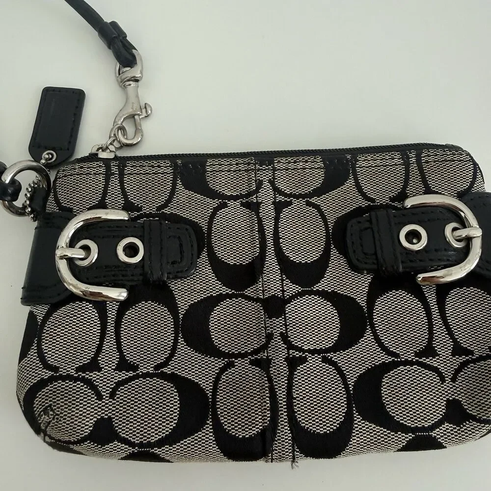 Coach Jacquard Signature C Black Leather Double Buckle Zip Wristlet Classic